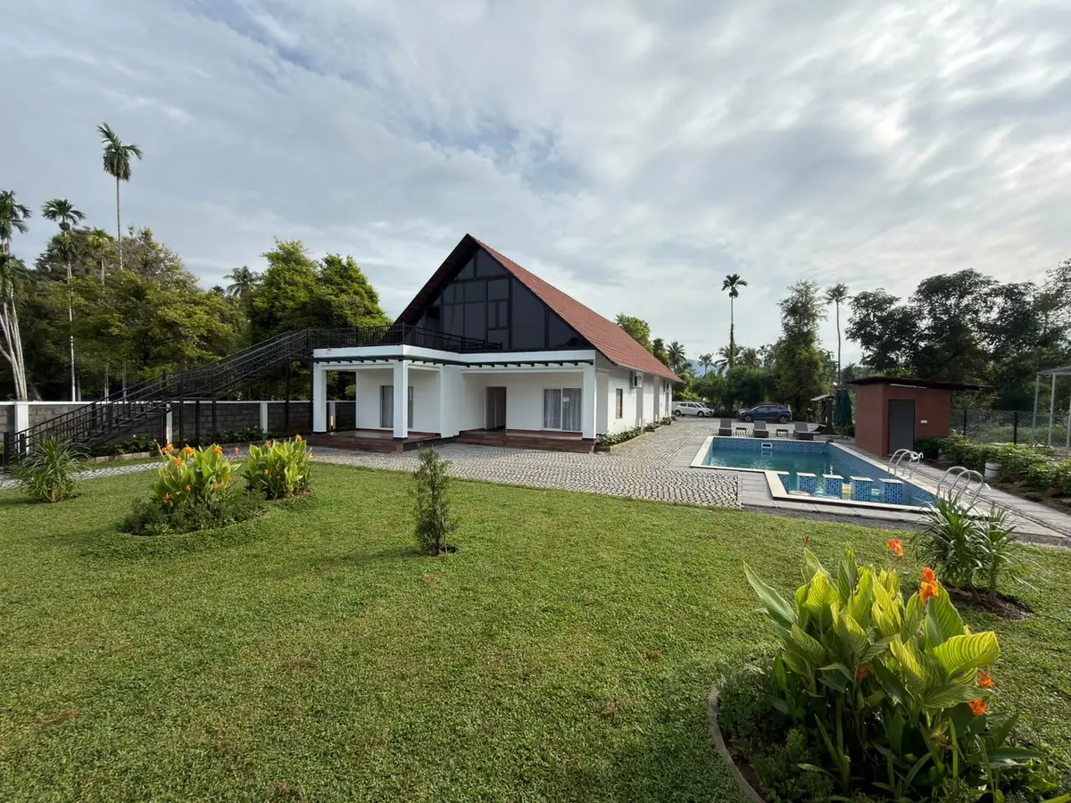 The Glasshouse Villa